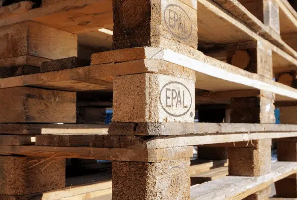 Smaltimento Pallet: Come Funziona?