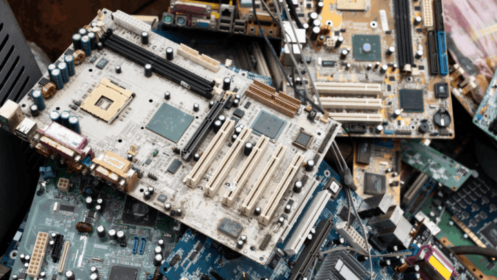 Smaltimento informatico: perché proteggere i dati prima del ritiro